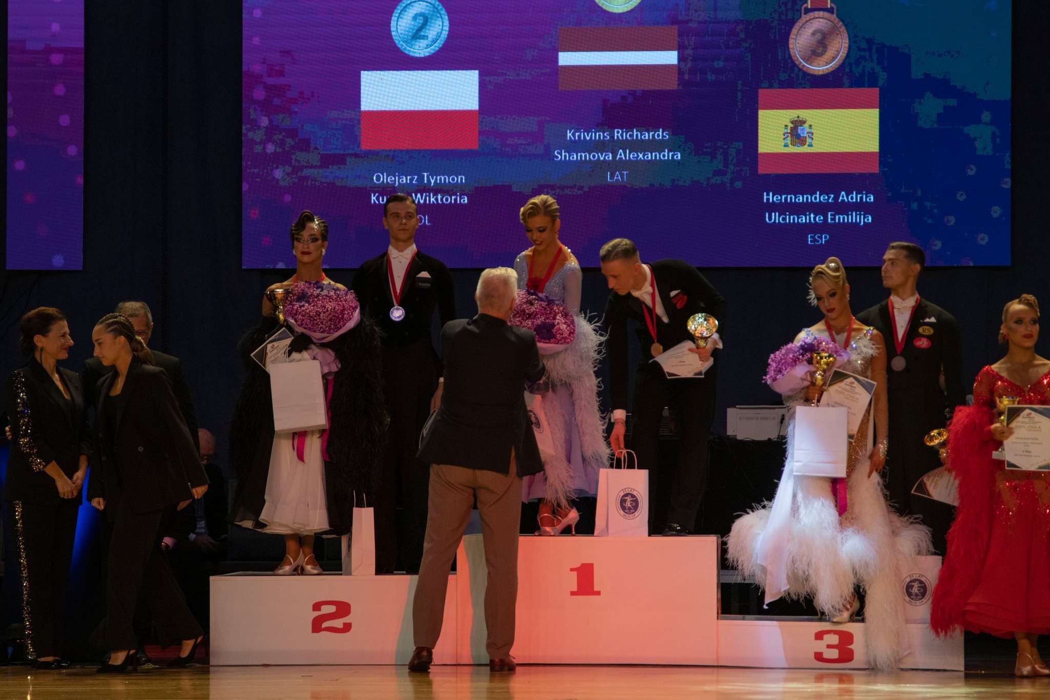 Elbląg w tańcu — zakończył się pierwszy dzień 25. Baltic Cup i Mistrzostw Świata Młodzieży oraz Seniorów III w tańcach standardowych