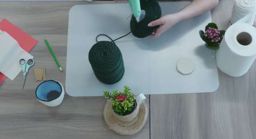 "Kreatywni 60+ Online - Twórcze Warsztaty Krok po kroku"