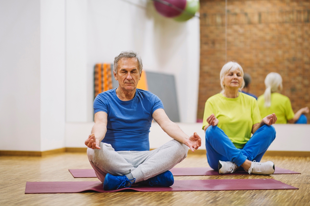 Seniorze przyjdź na jogę