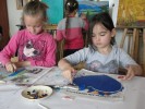 Najmłodsi na zajęciach plastycznych